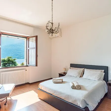 Lägenhet Teo S House Private Parking And View Carate Urio